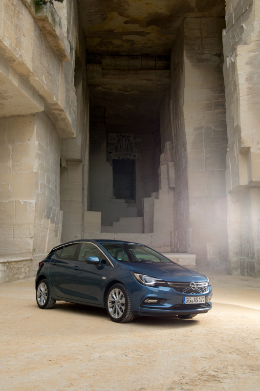 Agence-Azo-Opel-Astra-2016