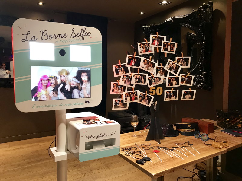 Borne Selfie du pays salonais - anniversaire