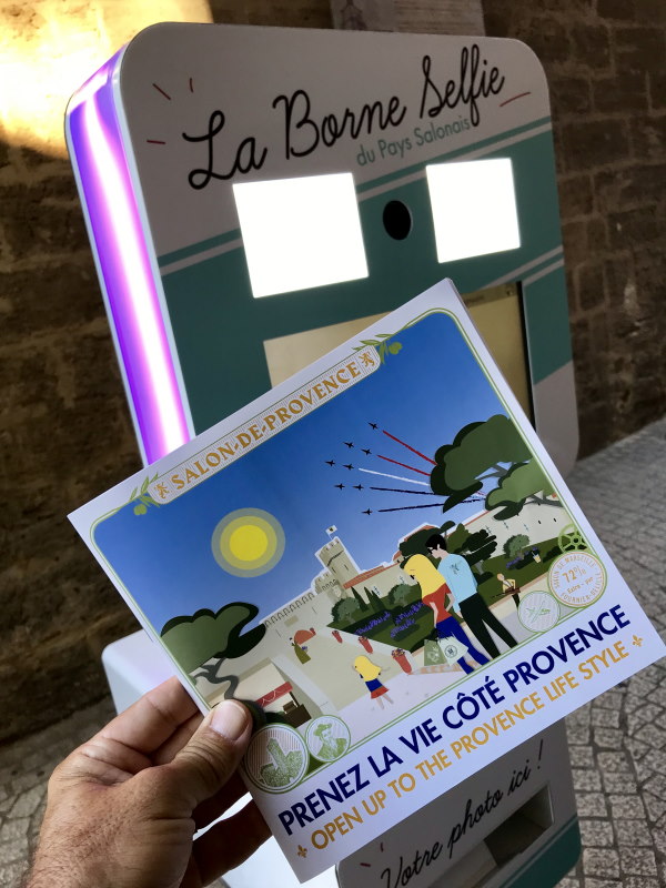 Borne Selfie du pays salonais - office de tourisme salon de provence